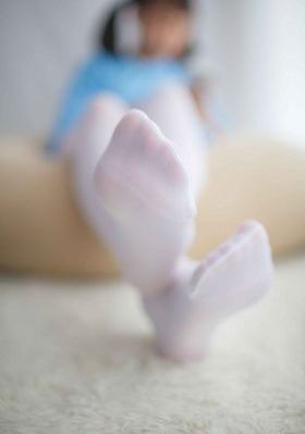 厨房掀起馊裙子挺进