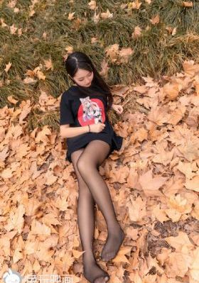 一边亲一边摸下的免费过程